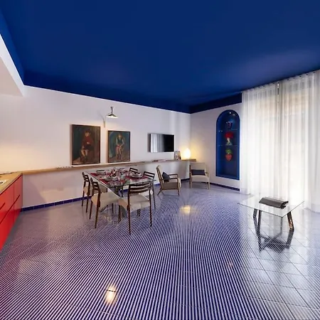 Mimi Gallery House